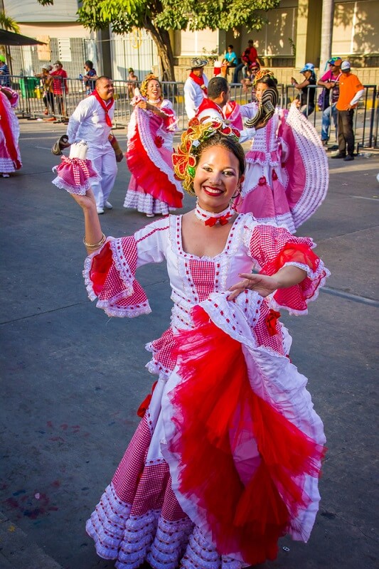 Los Trajes Típicos de la Región Andina de Colombia Los Trajes Típicos de la Región Andina de Colombia