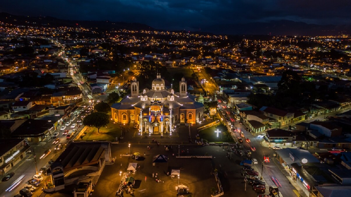 Las 31 Costumbres y Tradiciones de