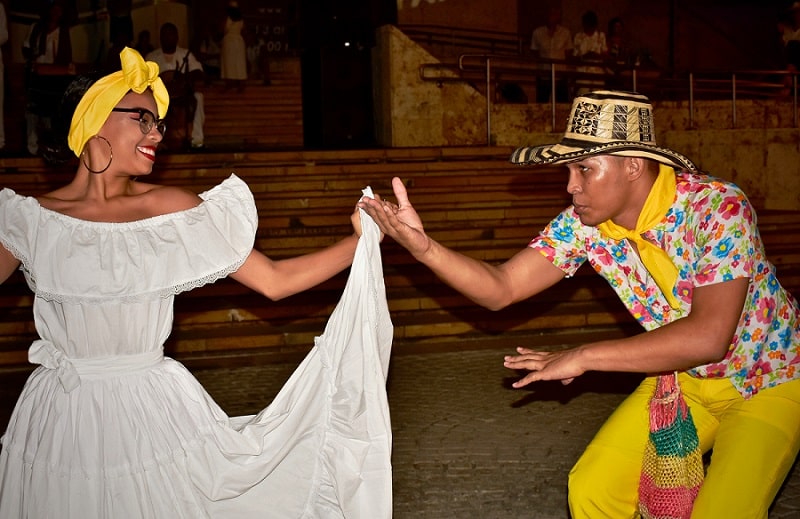 Los 25 Bailes Típicos de Colombia Más Populares