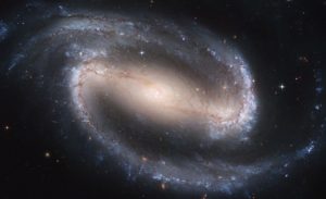 Galaxia espiral barrada: formación, evolución, características