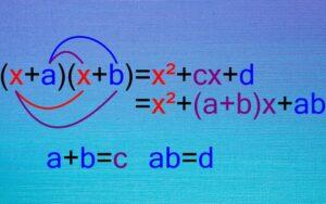 Factor común por agrupación de términos