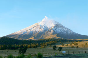 Leyenda de los volcanes Popocatépetl e Iztaccíhuatl: significado y dioses