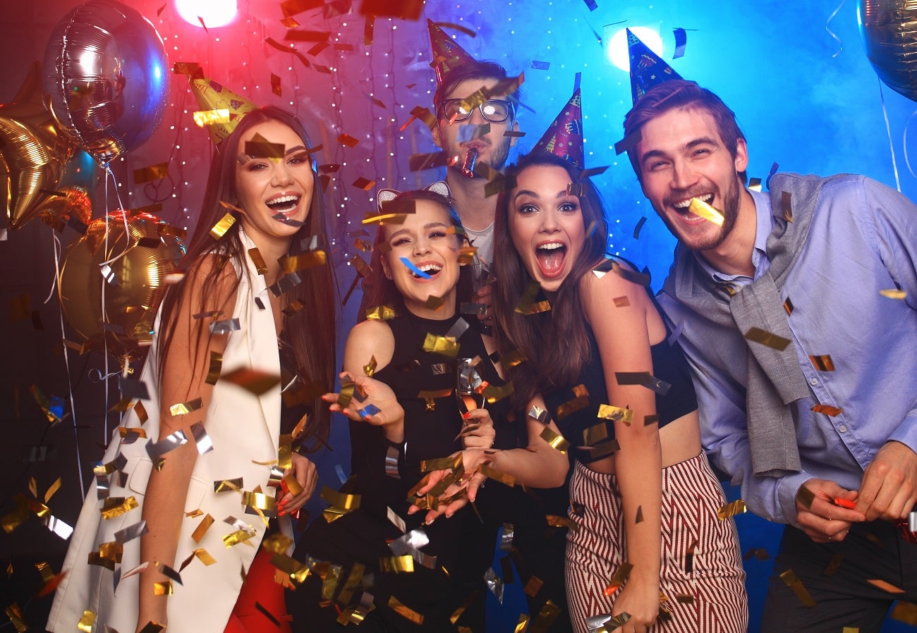 100+ Frases de Fiesta Originales, Divertidas y LOCAS