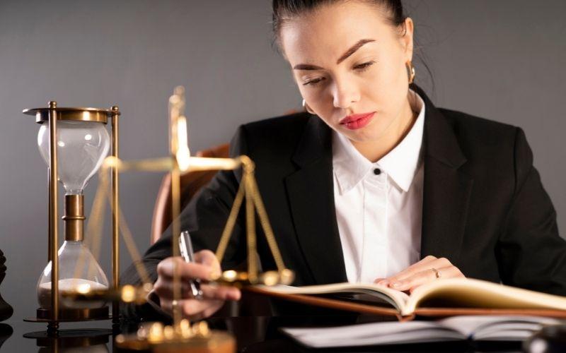 57 frases de abogados sobre la justicia, leyes y para reflexionar