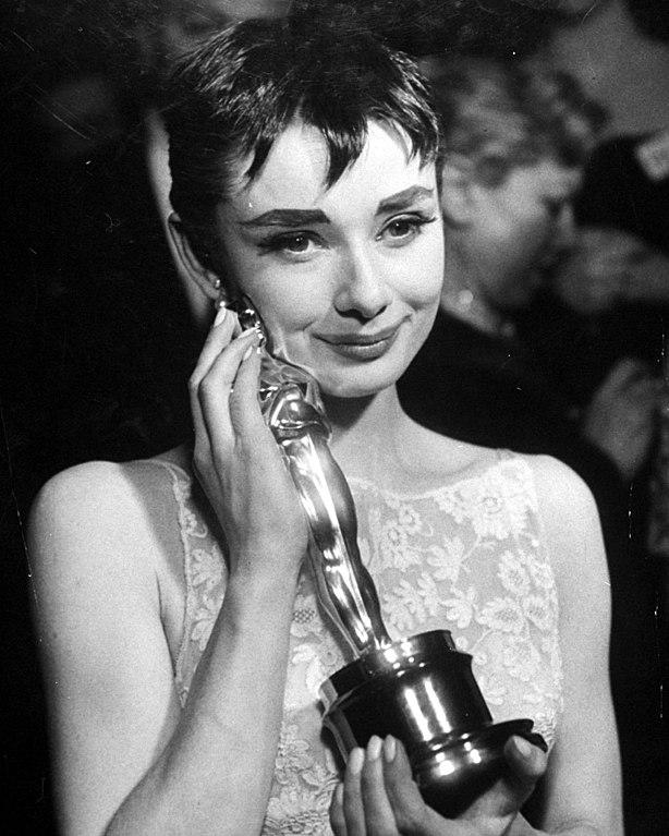 60 frases de Audrey Hepburn sobre la vida, el amor y la moda